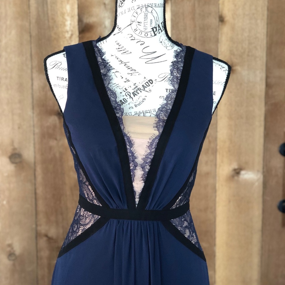 BCBGMAXAZIA GORGEOUS NAVY GOWN size 0